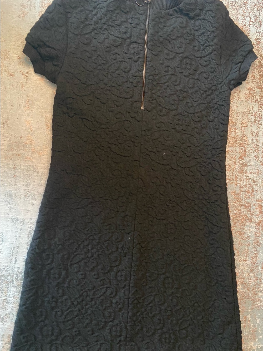 Zara Black Short Sleeve Textured Shift Dress - Picture 2 of 4